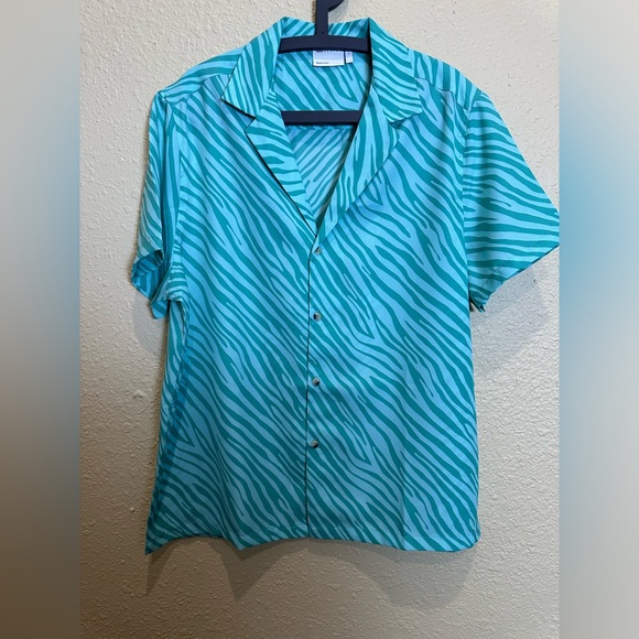 ASOS DESIGN relaxed revere shirt in blue zebra print - Picture 7 of 9